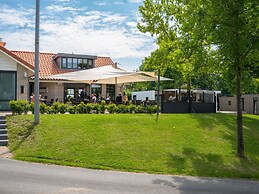 Luxurious Holiday Home Nearby the Lower Rhine