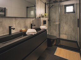 Luxurious Holiday Home Nearby the Lower Rhine