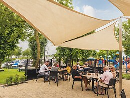 Luxurious Holiday Home Nearby the Lower Rhine