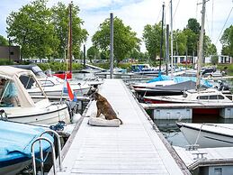 Luxurious Holiday Home Nearby the Lower Rhine