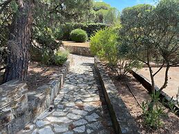 Villa Polau on the Edge of the Woods