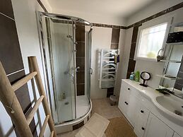 Villa Polau on the Edge of the Woods