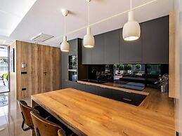 Villa Alpha - Four Bedroom Villa With Swimming Pool