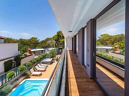 Villa Alpha - Four Bedroom Villa With Swimming Pool