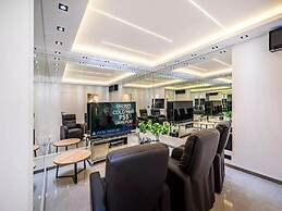 Villa Alpha - Four Bedroom Villa With Swimming Pool