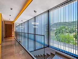 Villa Alpha - Four Bedroom Villa With Swimming Pool