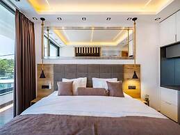 Villa Alpha - Four Bedroom Villa With Swimming Pool