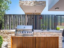 Villa Alpha - Four Bedroom Villa With Swimming Pool