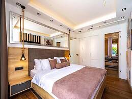 Villa Alpha - Four Bedroom Villa With Swimming Pool