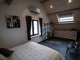 Villa With Swimming Pool in Erembodegem