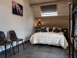 Villa With Swimming Pool in Erembodegem