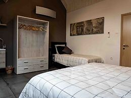 Villa With Swimming Pool in Erembodegem