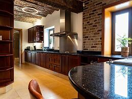 Villa With Swimming Pool in Erembodegem