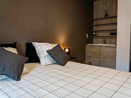 Villa With Swimming Pool in Erembodegem