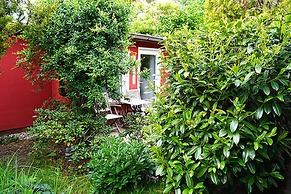 Holiday Home With art