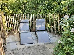 Comfortably Furnished Holiday Home by the sea