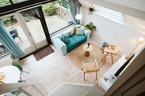 Comfortably Furnished Holiday Home by the sea