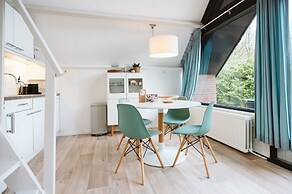 Comfortably Furnished Holiday Home by the sea