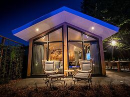Luxury Lodge With Private Swimming Pool