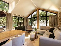 Luxury Lodge With Private Swimming Pool