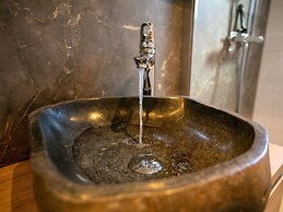 Luxury Lodge With Private Swimming Pool