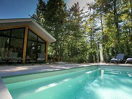Luxury Lodge With Private Swimming Pool