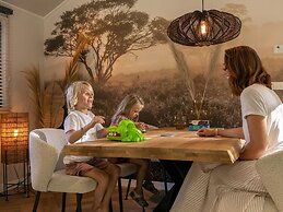 Luxury Lodge With Private Swimming Pool