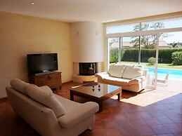 Stylish Holiday Home With Private Heated Pool