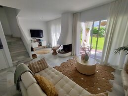 Belvilla by OYO Altos del Golf