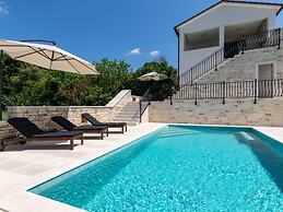 Villa Irma Comfortable Holiday Residence