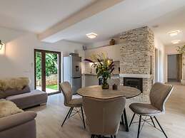 Villa Irma Comfortable Holiday Residence