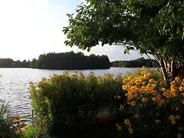 Holiday House House by the Lake