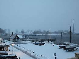 Lake View Modern Retreat