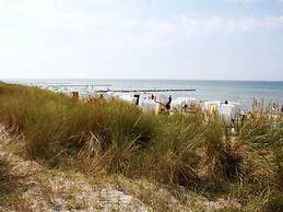 Lake View Modern Retreat