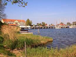 Lake View Modern Retreat