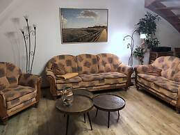 Lake View Modern Retreat