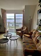 Lake View Modern Retreat