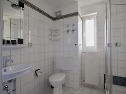 Lake View Modern Retreat