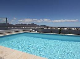 Mesmerising Apartment in Playa Blanca