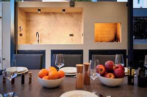 Exclusive pool villa with view