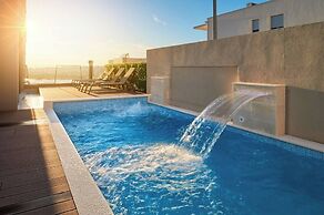 Exclusive pool villa with view