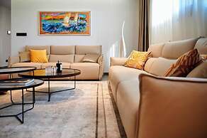 Exclusive pool villa with view