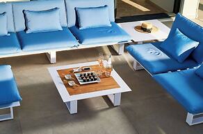 Exclusive pool villa with view