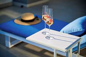 Exclusive pool villa with view