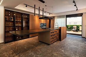 Exclusive pool villa with view