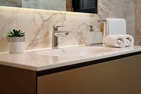 Exclusive pool villa with view