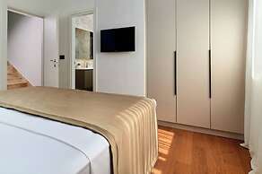 Exclusive pool villa with view