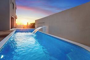 Exclusive pool villa with view