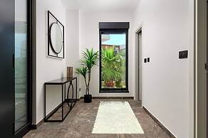 Exclusive pool villa with view