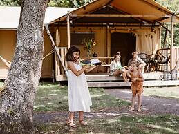 Nice Safari Tent With Bathroom on a Holiday Park Near Lauwersmeer Nati